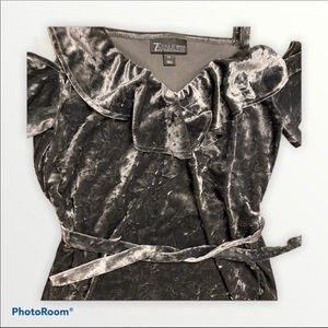 ✨NY&Co Velvet Cold Shoulder Top Xs